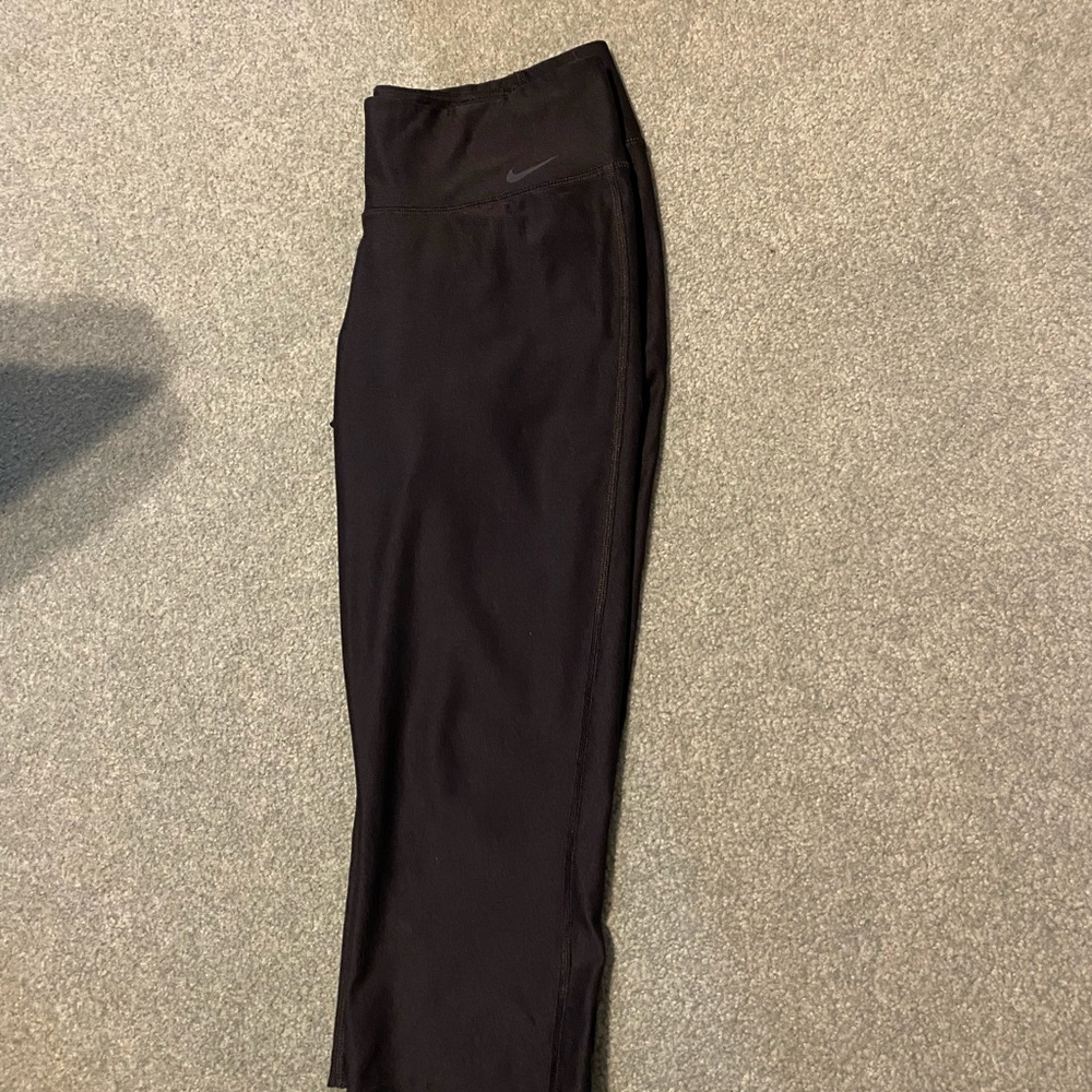 Nike Dri-Fit capri pants
